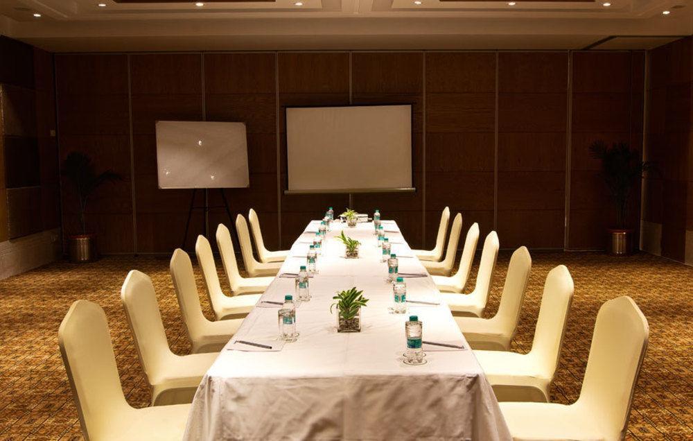 Citrus Hotel Bhiwadi エクステリア 写真